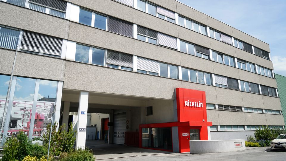 Außenansicht vom Firmengebäude Aichelin Group