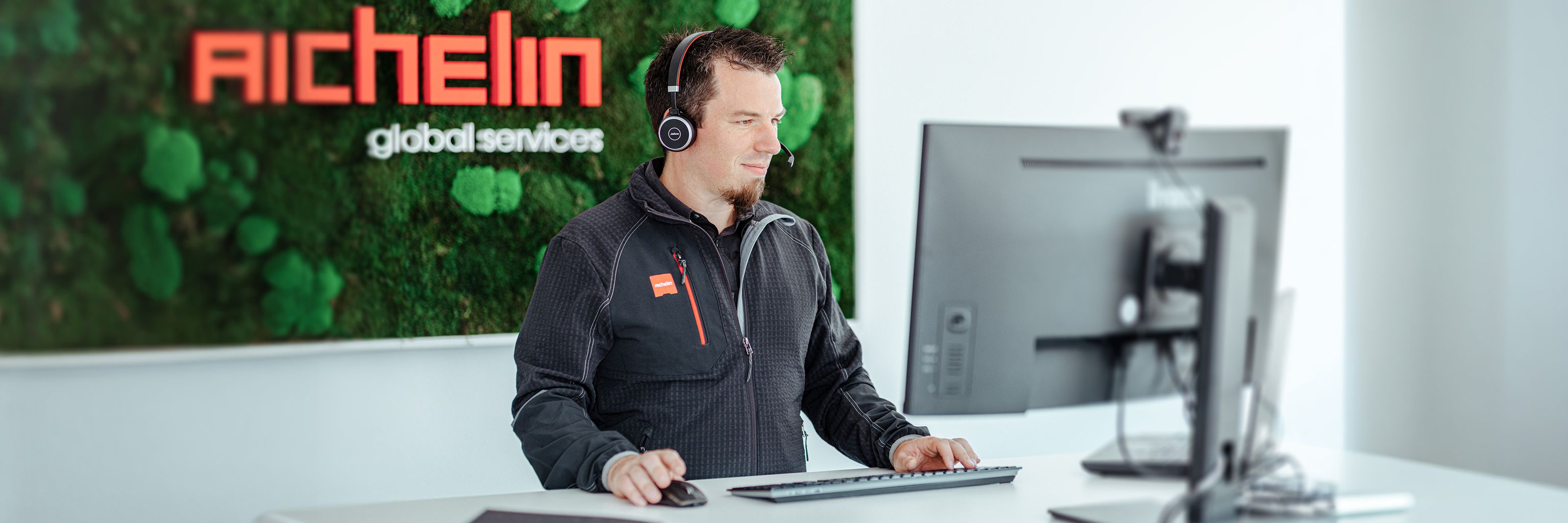 service-ersatzteile-support-hero-rlnch