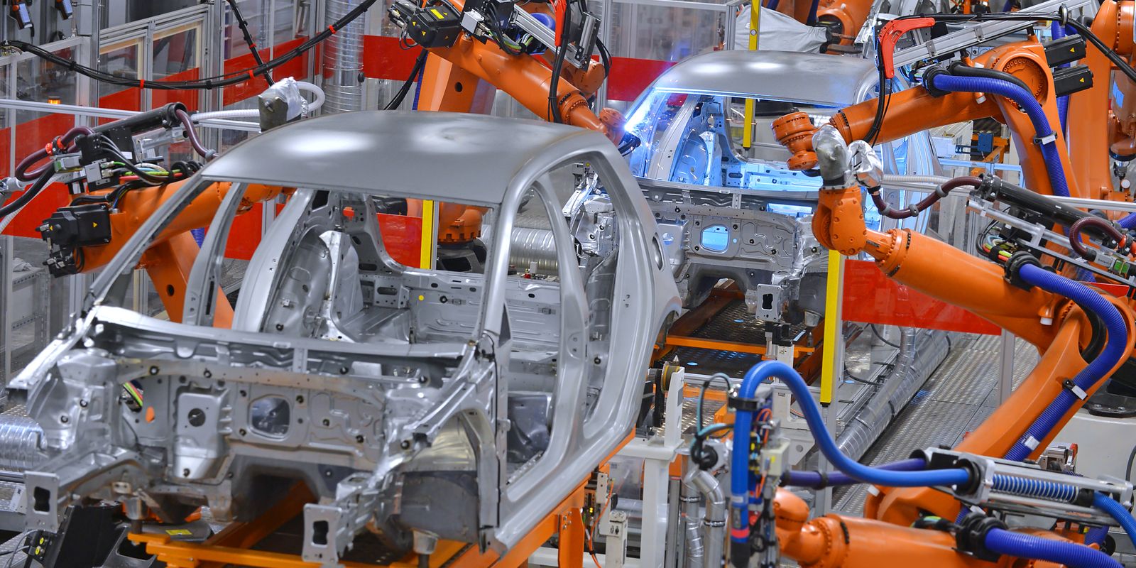 Conveyor assembly in modern automotive production