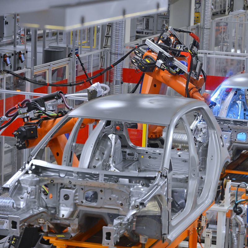 Conveyor assembly in modern automotive production