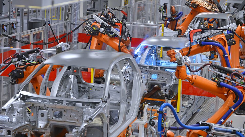 Conveyor assembly in modern automotive production