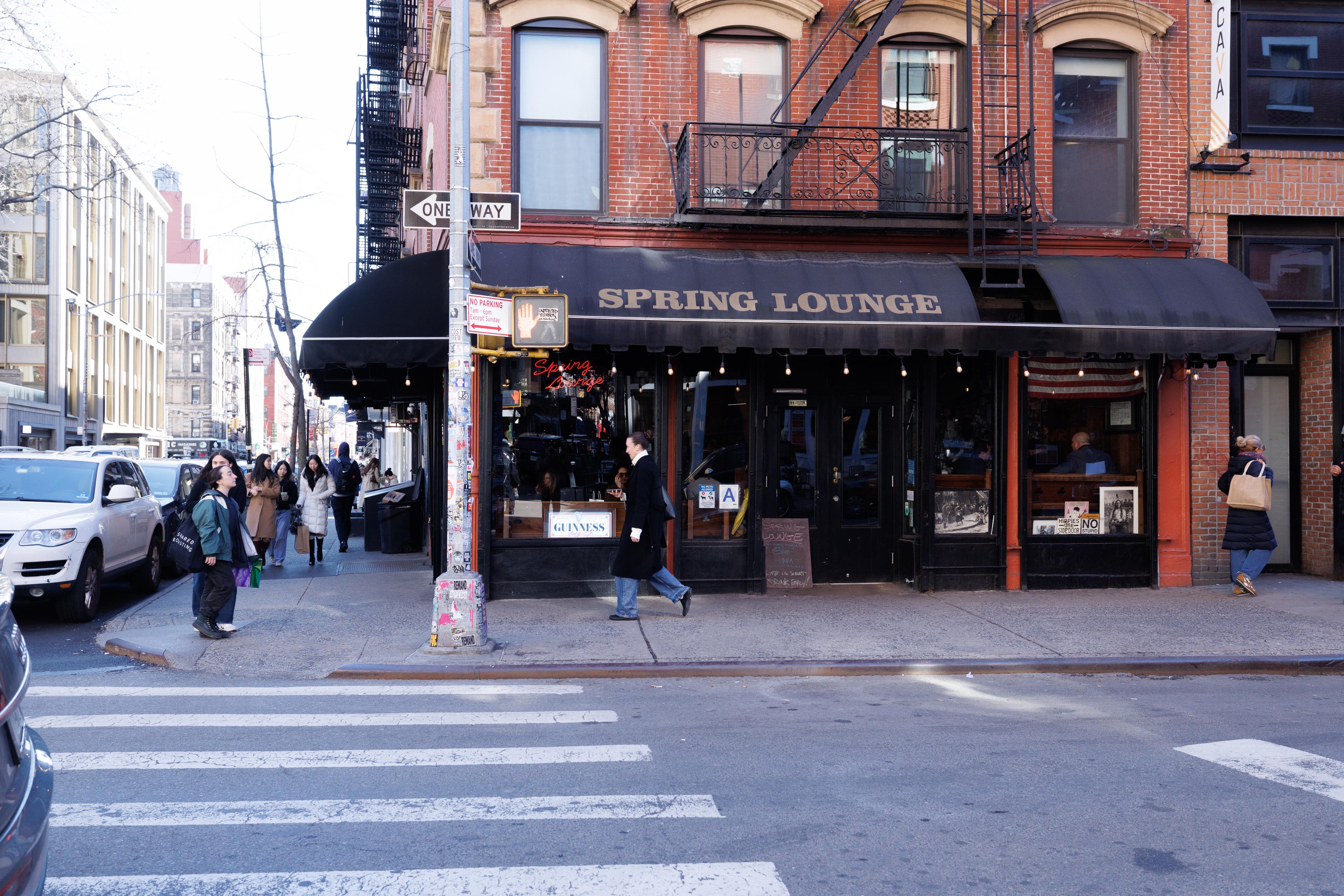Spring Lounge