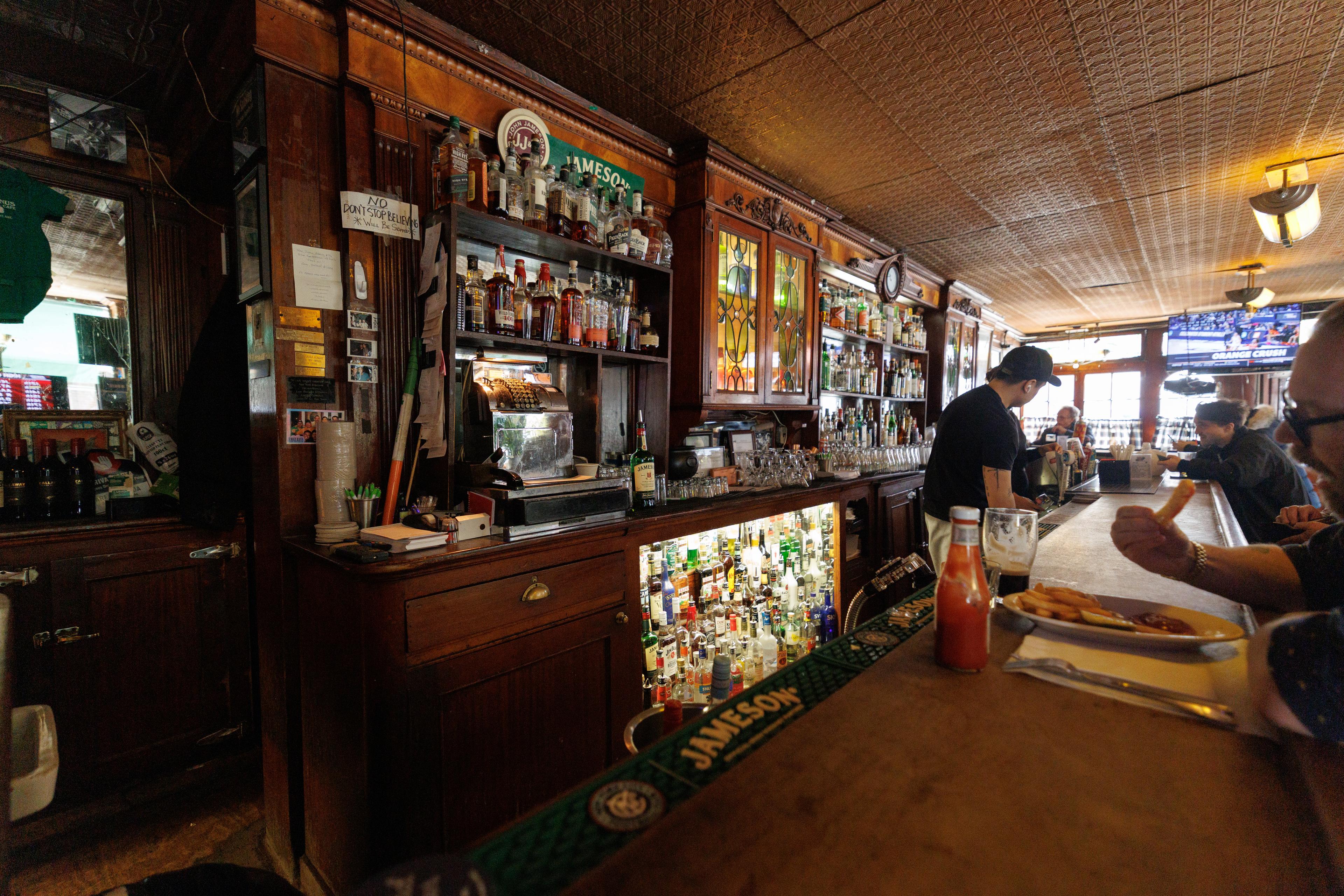 Peter McManus Café