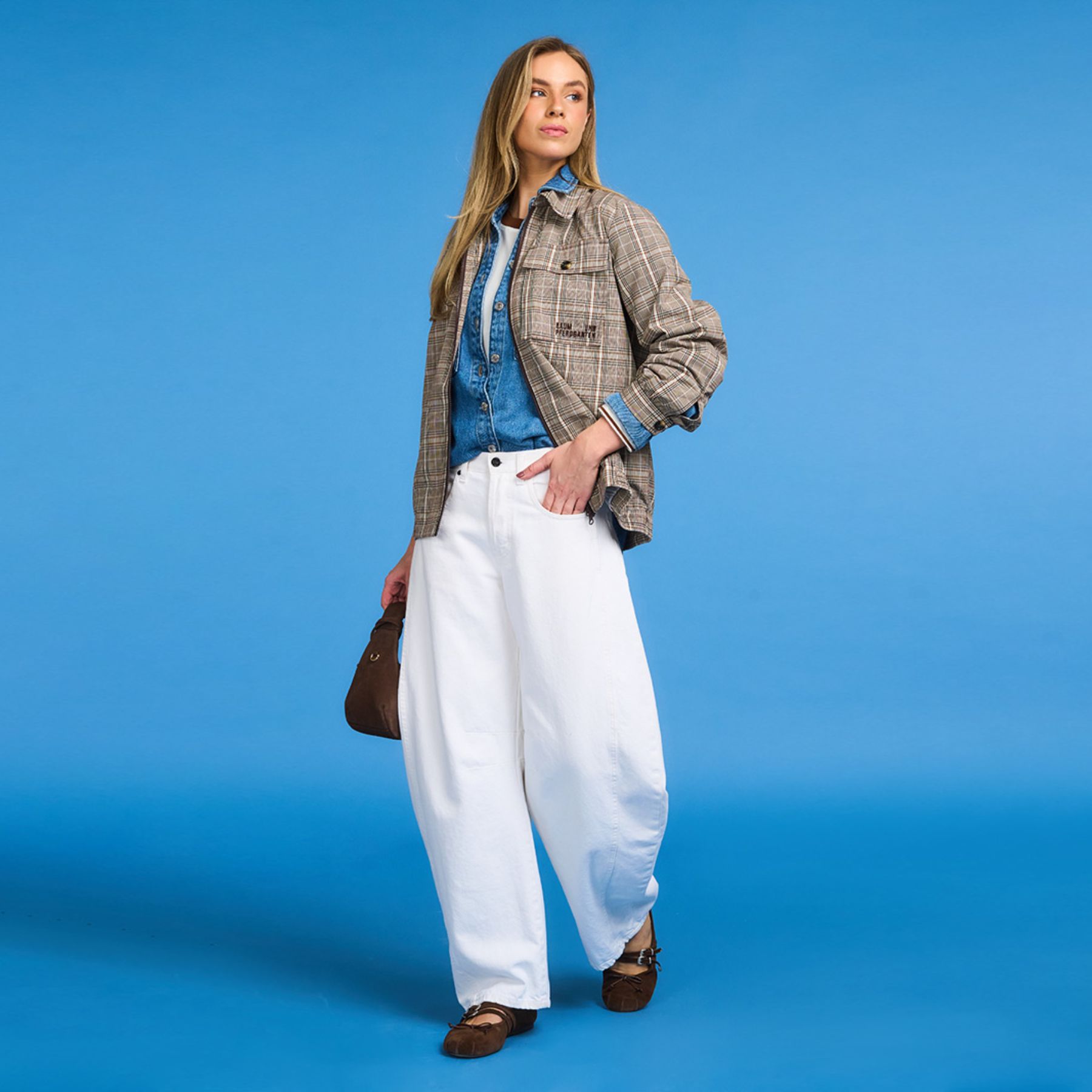 De opmars van de barrel jeans.