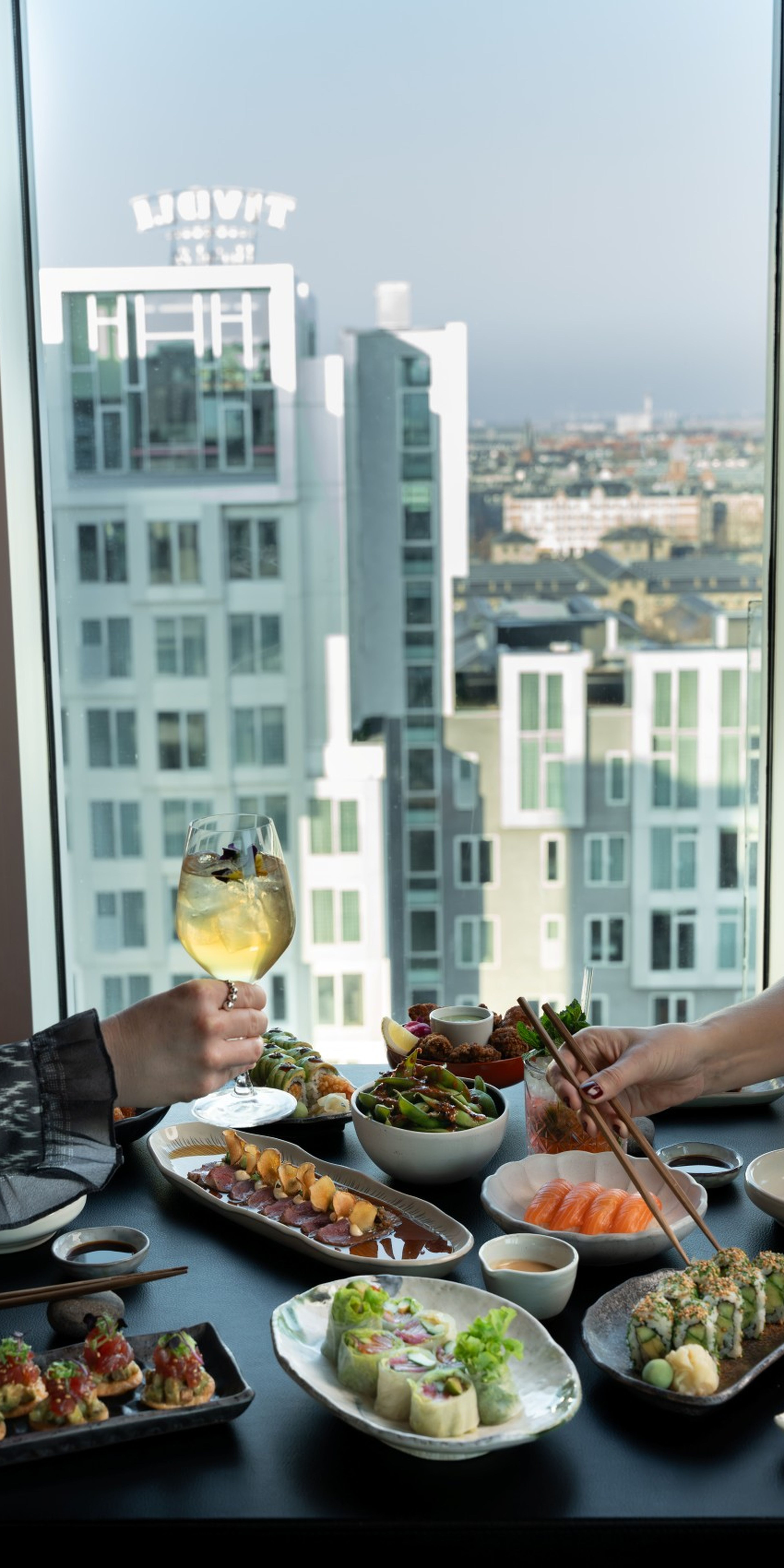 Bottomless lunch at Tivoli Hotel