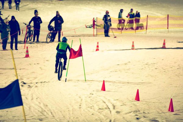 Mountainbike Rennen Schnee