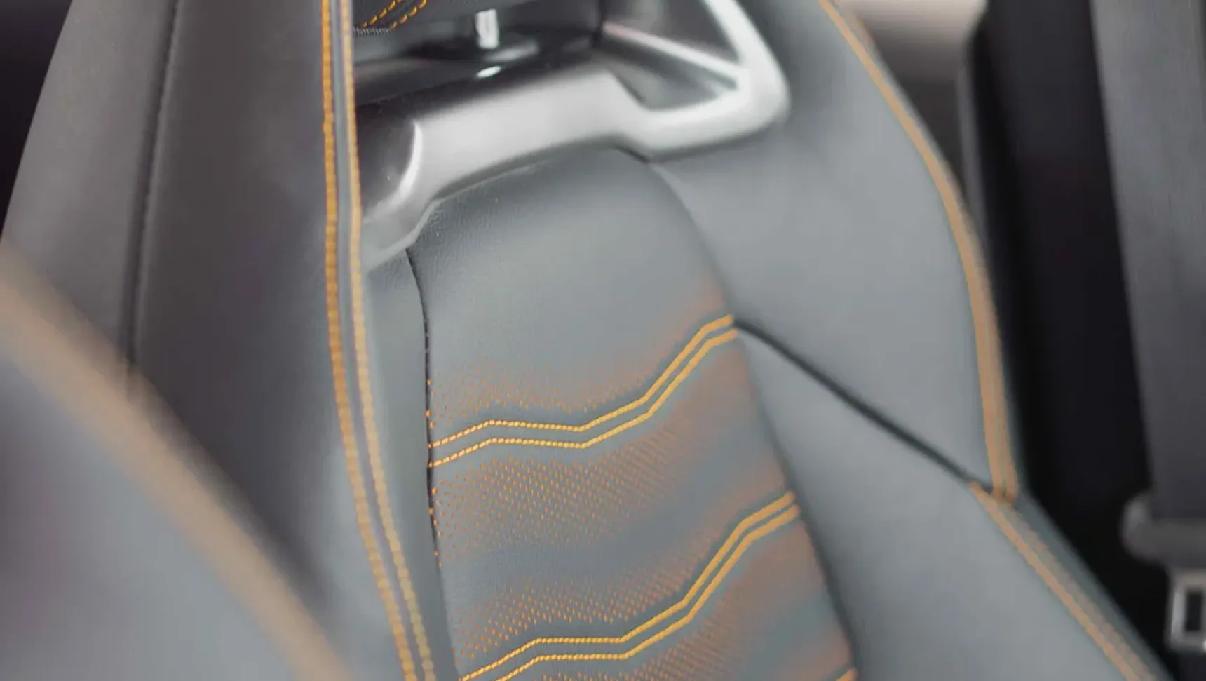 2025 Toyota C-HR seats