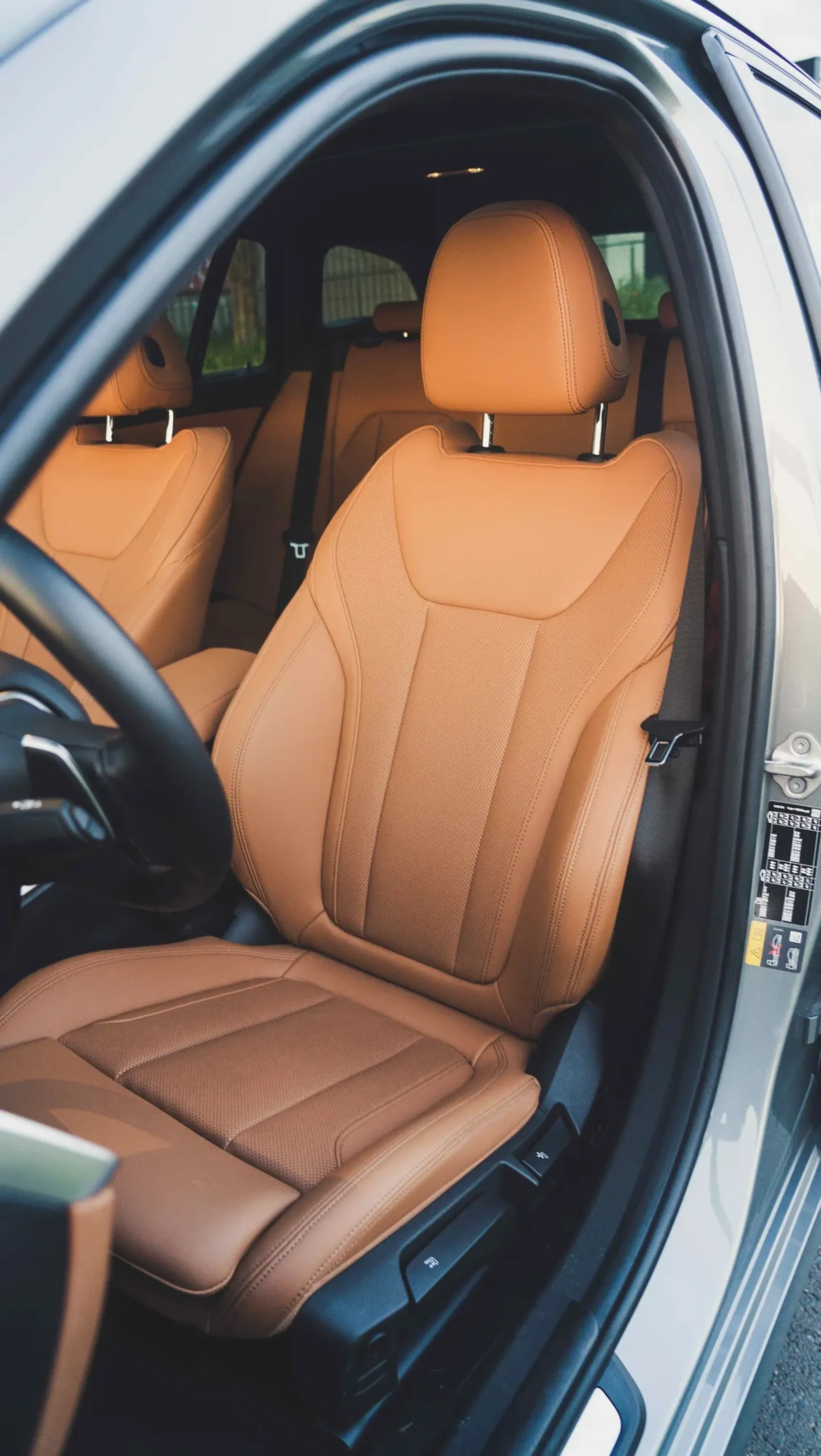 2024 BMW 320e Touring brown leather seats