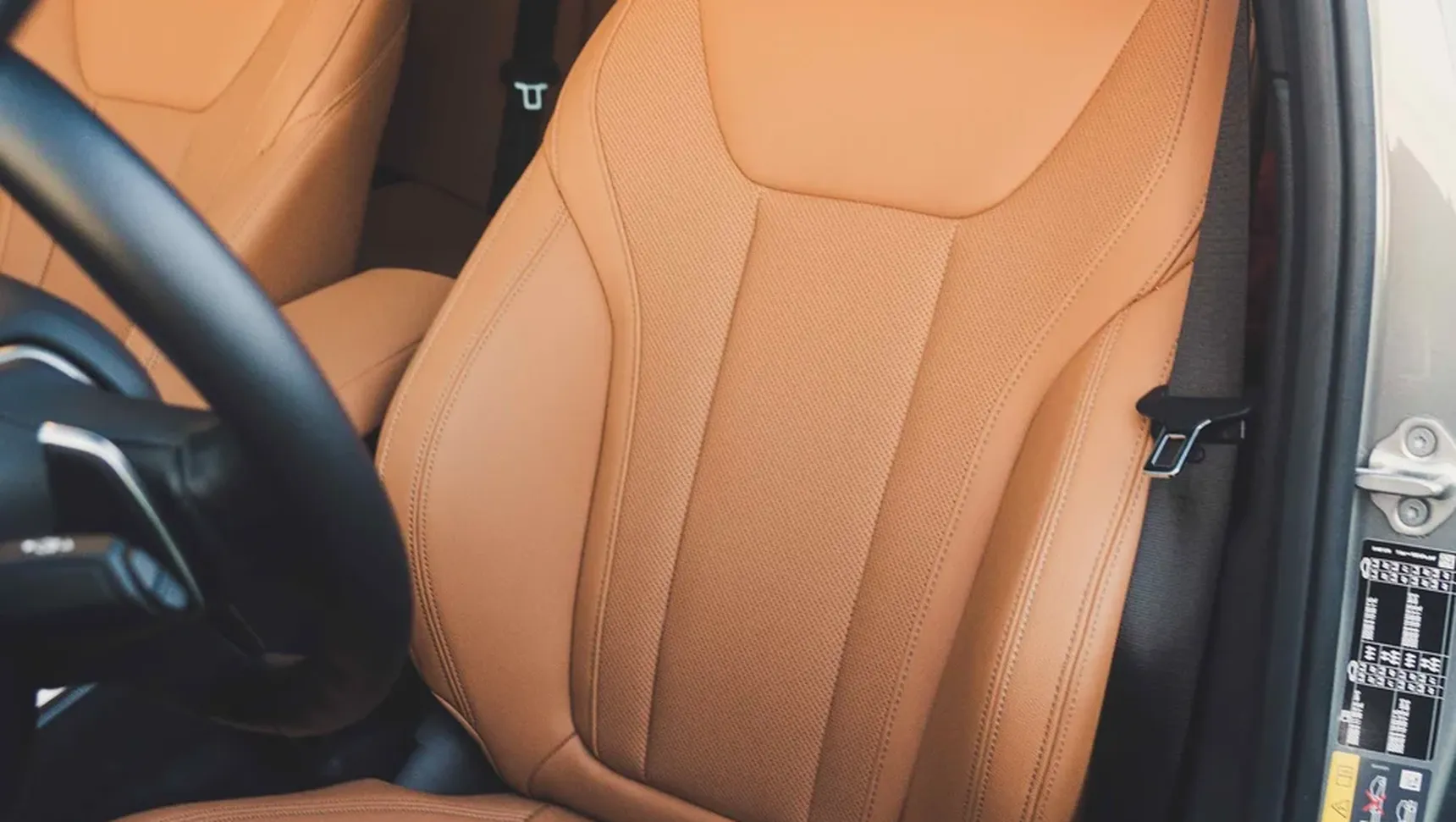 2024 BMW 320e Touring brown leather seats