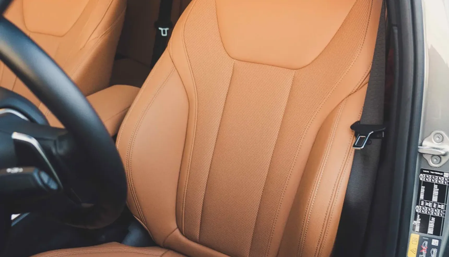 2024 BMW 320e Touring brown leather seats