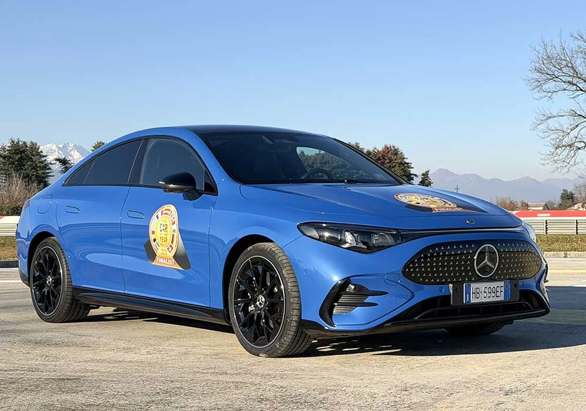 2025_CarOfTheYear_MercedesBenzCLA_SideView_4K