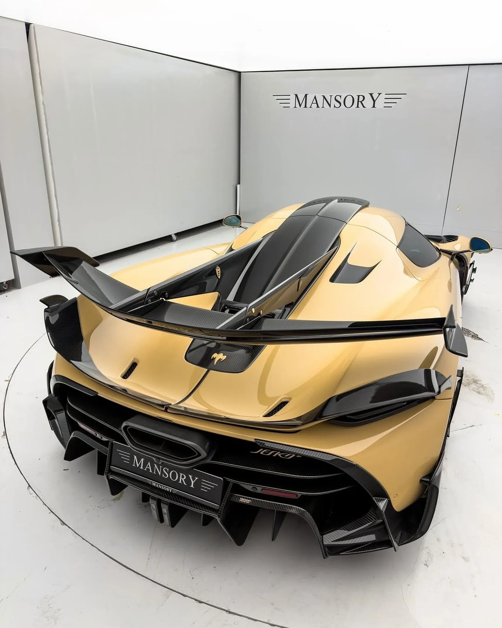 2026-Mansory-Koenigsegg-Jesko-Attack-Spartans-HD