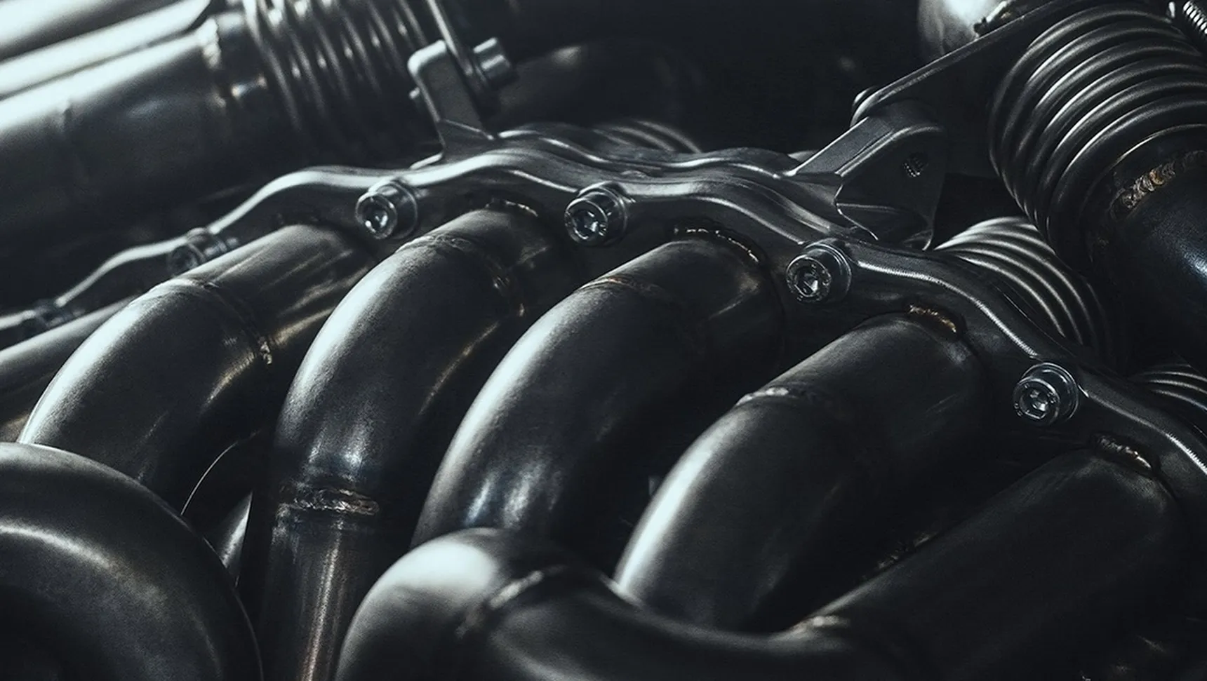 2026-DeTomasoP900-Track-Only-Hypercar-Titamium-Exhaust-HD