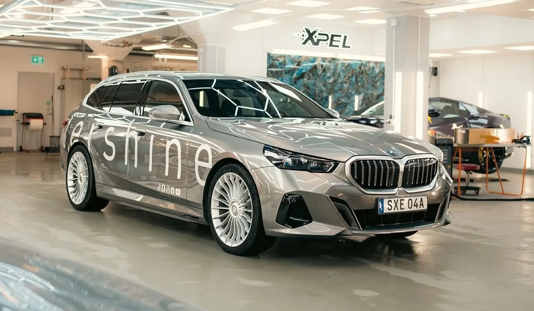 2026-BMW-ALPINA-B5-D5-Touring-Classic-C13-Wheels-Sweden-Wallpaper-HD