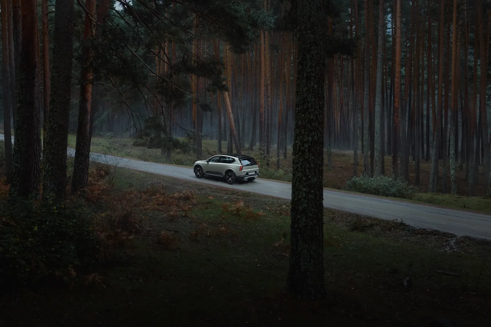 2026-Volvo-EX60-CrossCountry-Electric-Premium-SUV-Exterior-Wallpaper-HD