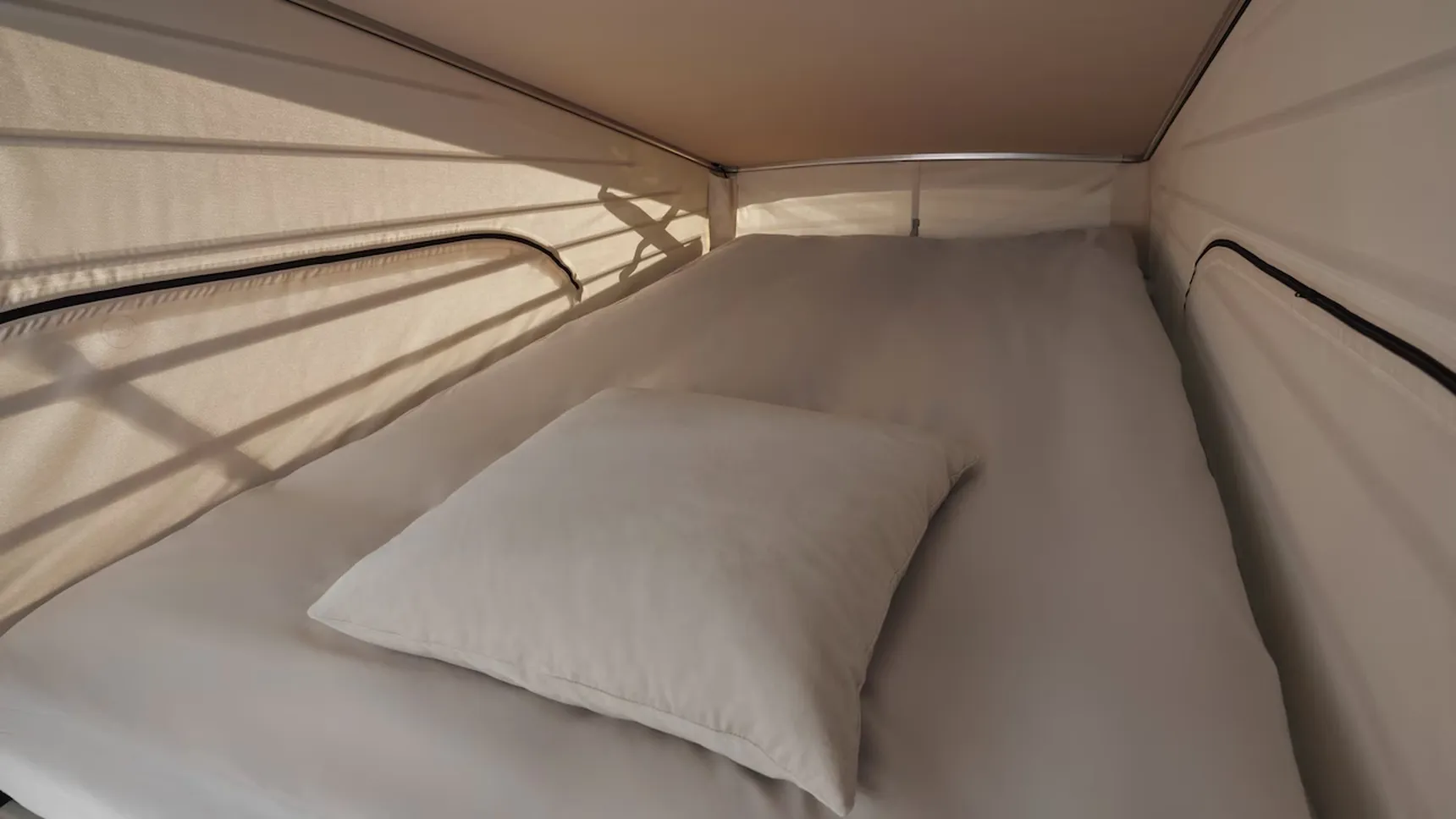 2026-Mercedes-Benz-V-Klasse-Marco-Polo-Camper-Interior-HD