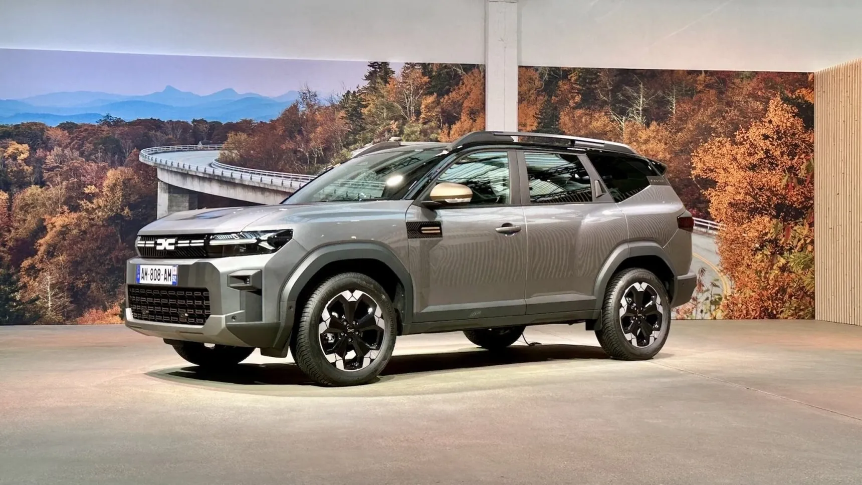 2025 Dacia Bigster side