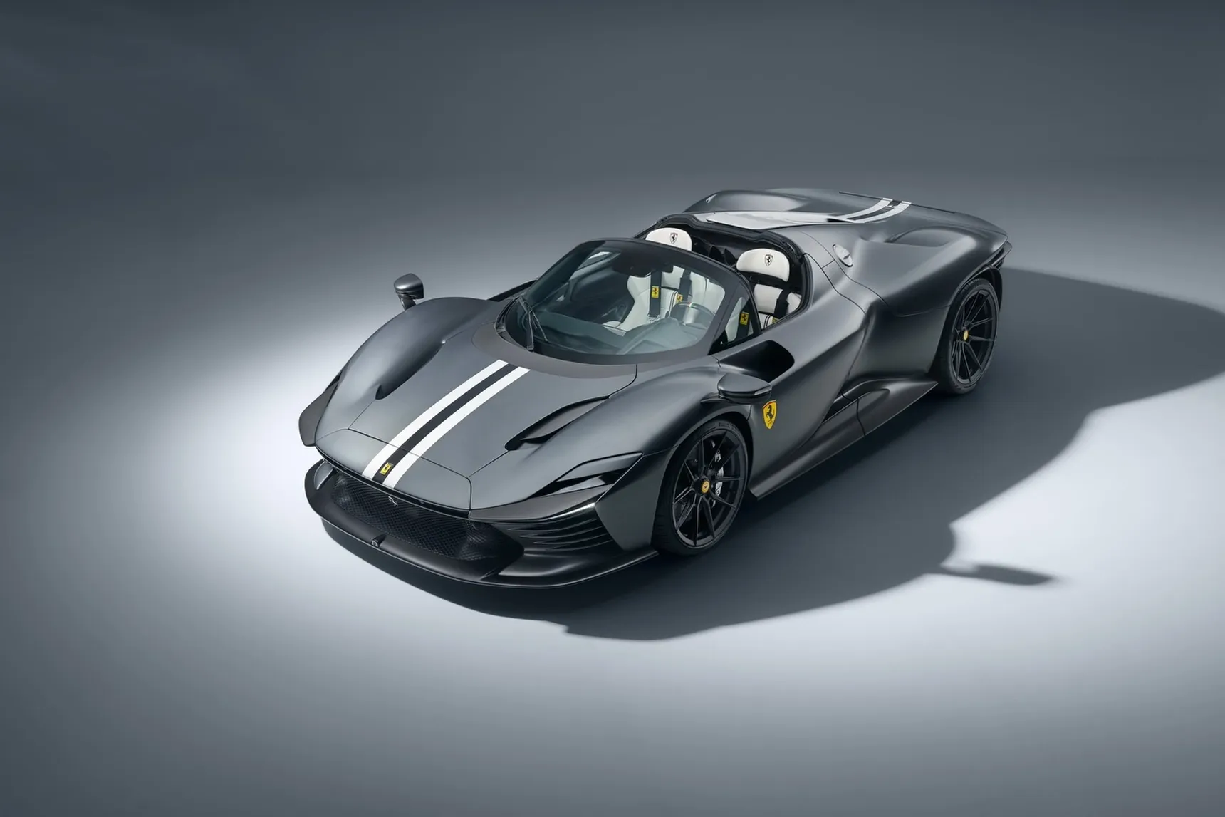 2026-Ferrari-DaytonaSP3-NotivecRosso-WorldPremiere-Wallpaper-HD