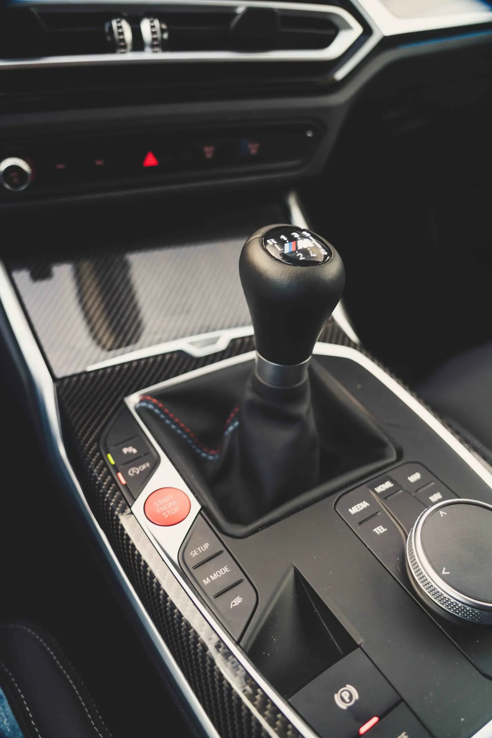2024 BMW M2 manual interior gearstick
