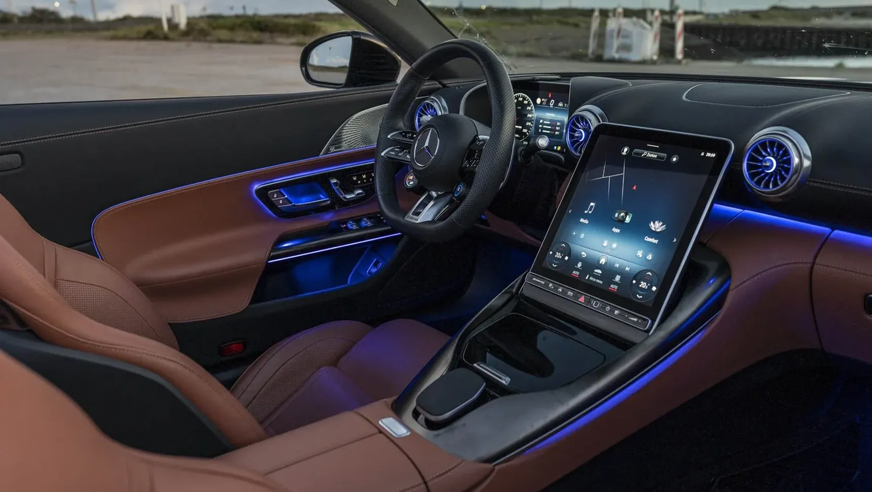 2024 Mercedes-AMG SL43 interior cognac brown seats steering wheels