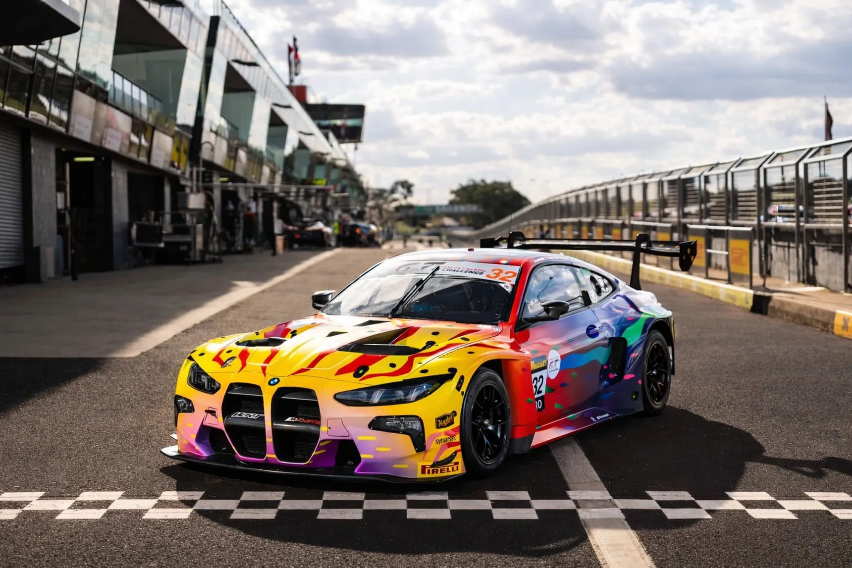 #32-BMW-M4-GT3-EVO-BMW-ArtCar-#8-Ken-Done-40Years-M3-Bathurst12Hour