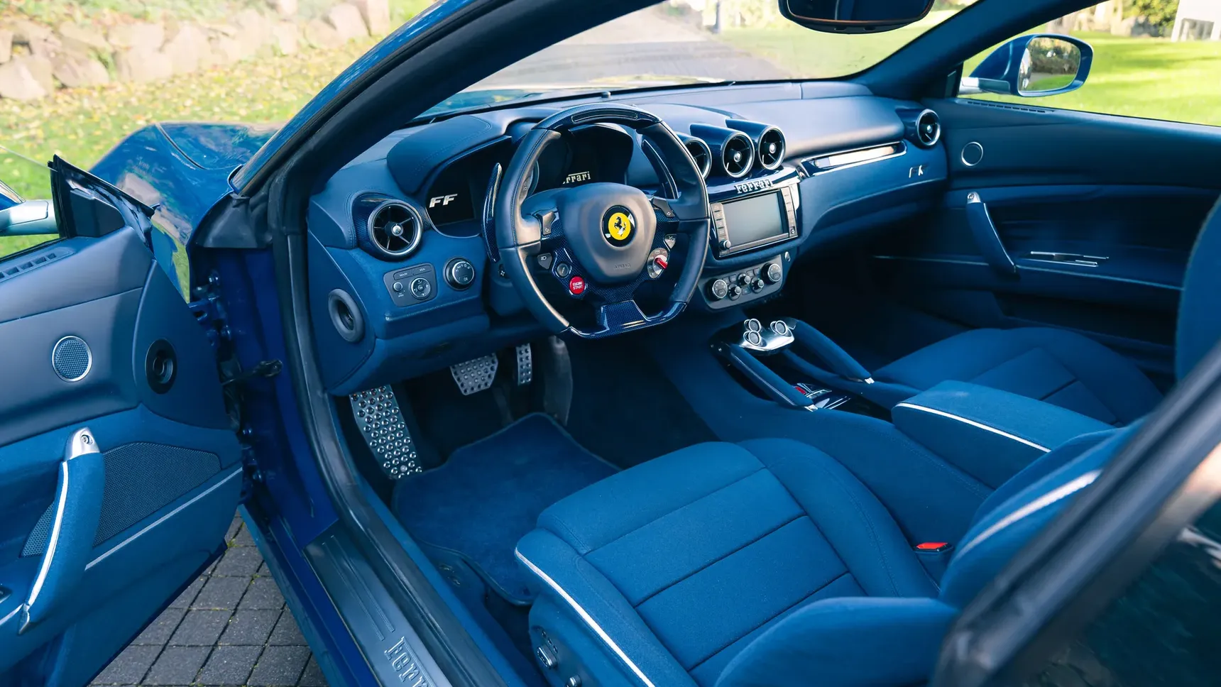 2013-Ferrari-FF-John-Elkann-Nuovo-Blu-RMSothebys-Paris-HD