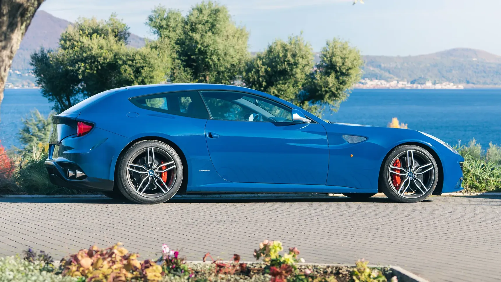 2013-Ferrari-FF-John-Elkann-Nuovo-Blu-RMSothebys-Paris-HD