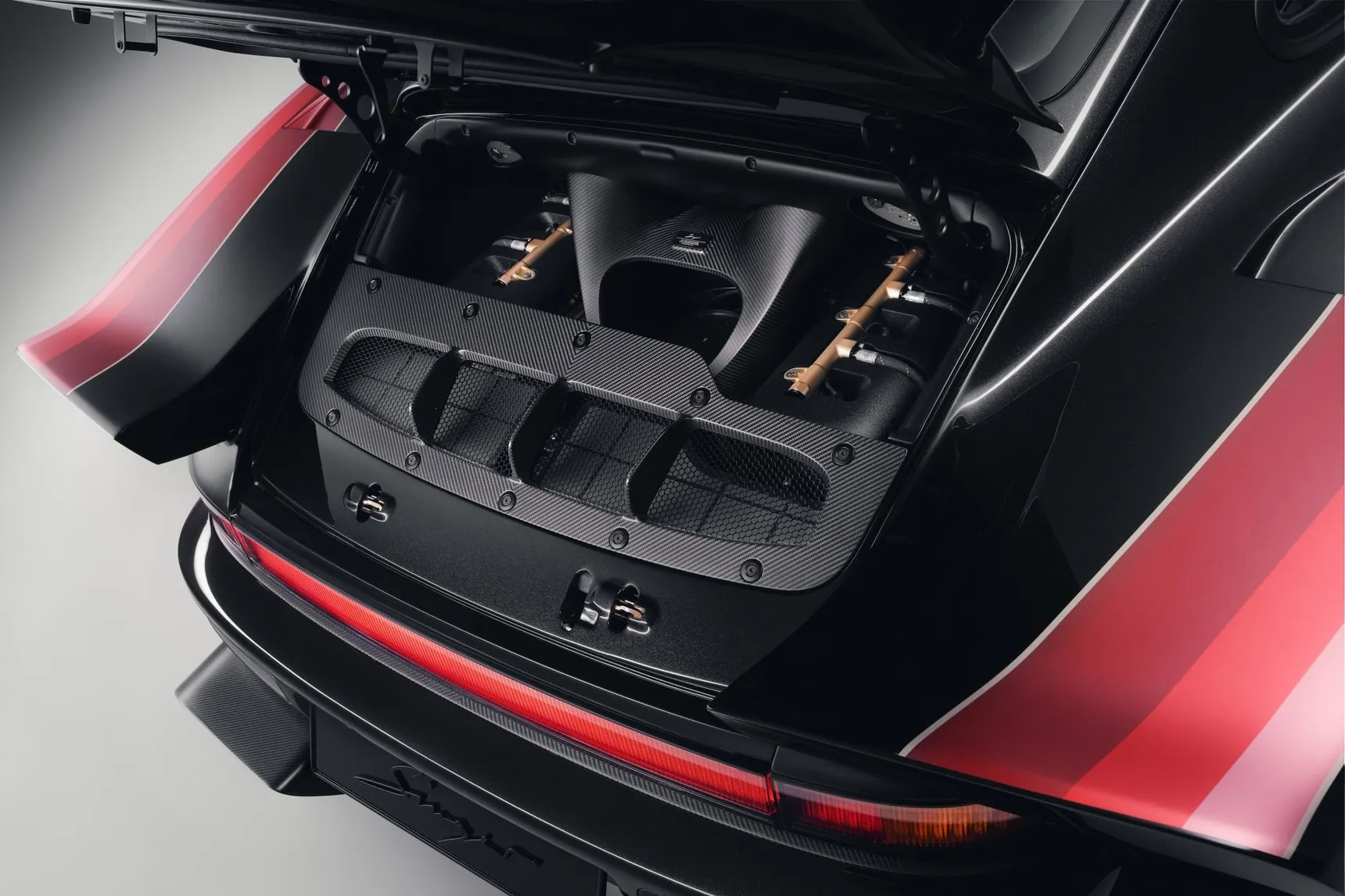 2026-Singer-Vehicle-Design-DLS-Turbo-Apollyon-Engine-Wallpaper-HD