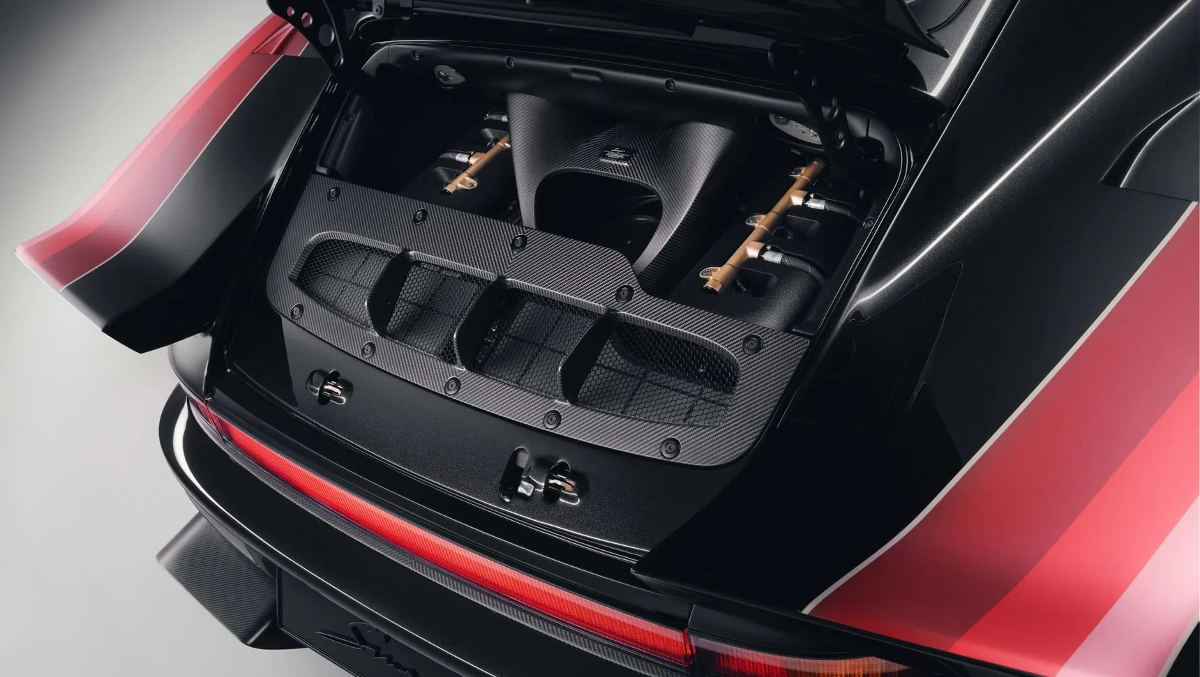 2026-Singer-Vehicle-Design-DLS-Turbo-Apollyon-Engine-Wallpaper-HD