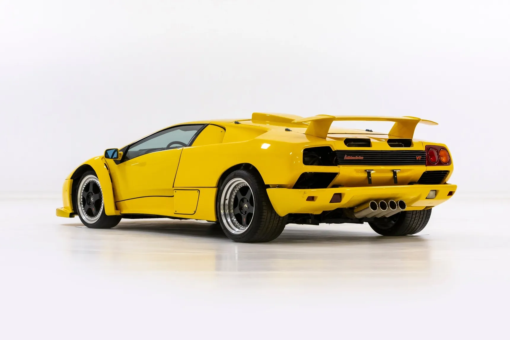 Lamborghini-Diablo-SV-W16-Engine-Concept-Car-Exterior-Rear