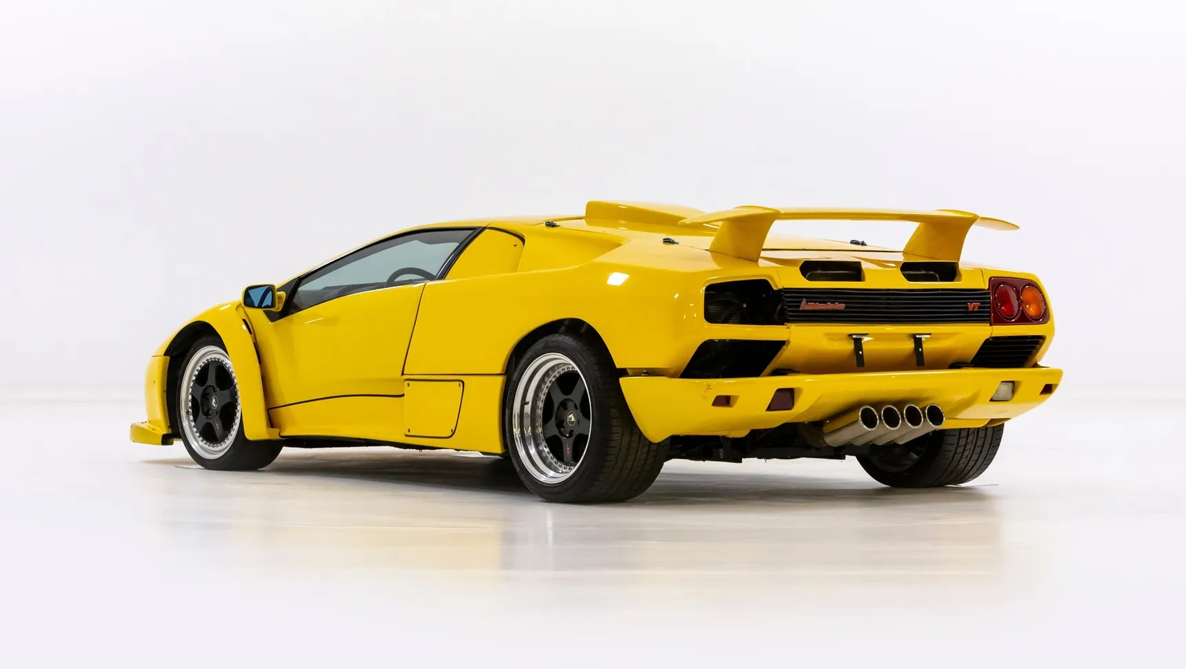 Lamborghini-Diablo-SV-W16-Engine-Concept-Car-Exterior-Rear
