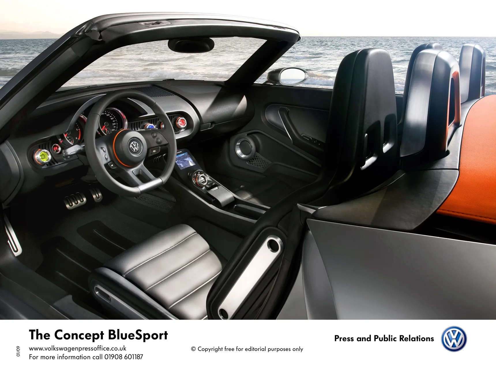 Volkswagen_The_Concept_BlueSport_MidEngined_Roadster_Interior