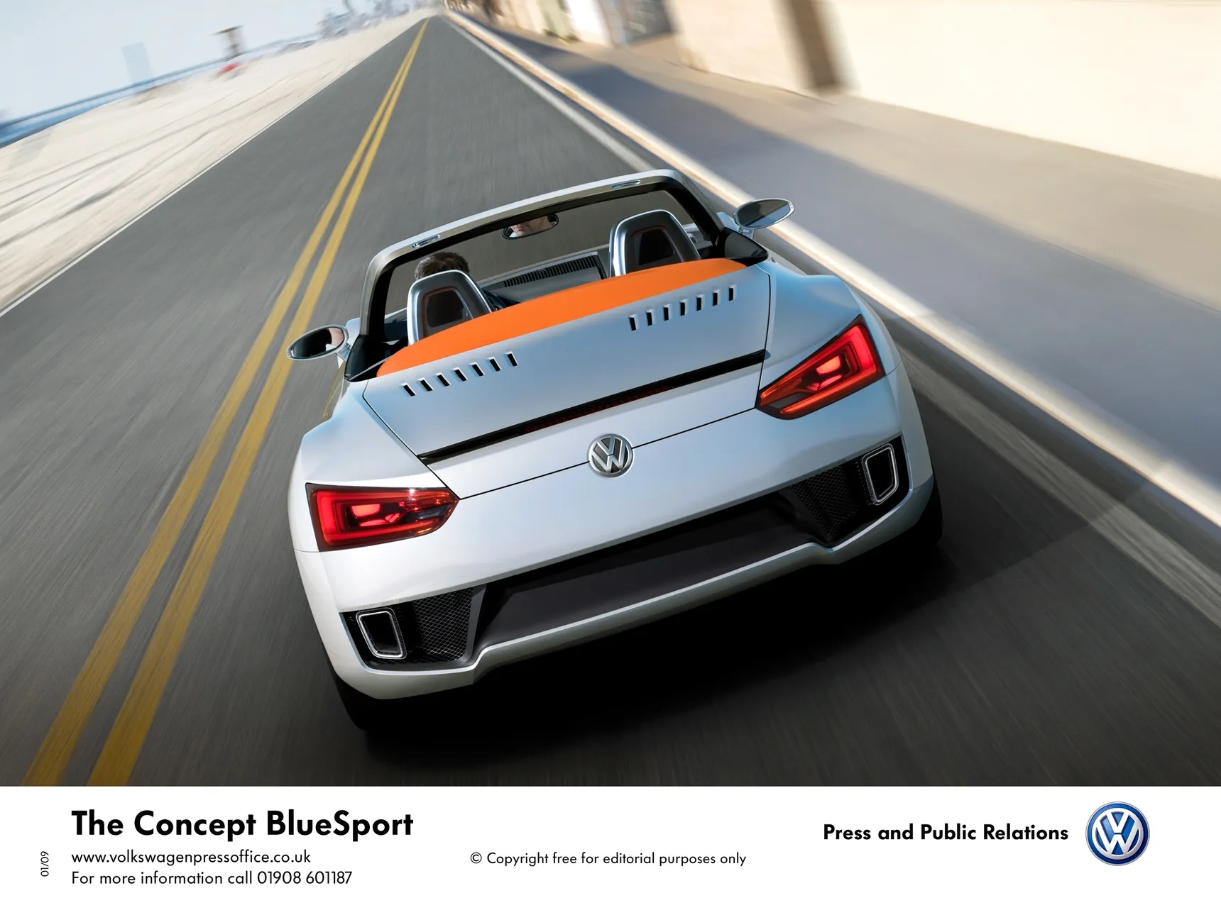 Volkswagen_The_Concept_BlueSport_MidEngined_Roadster_Rear_End