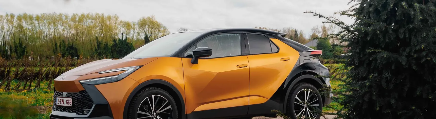 2025 Toyota C-HR side