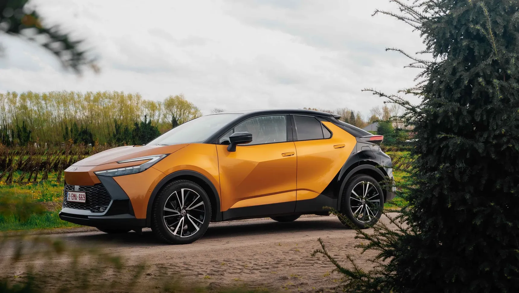 2025 Toyota C-HR side