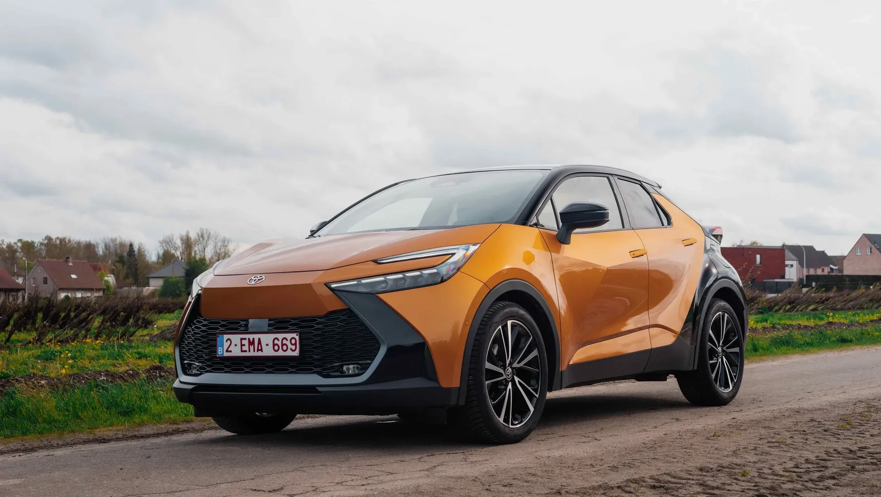 2025 Toyota C-HR front 3/4