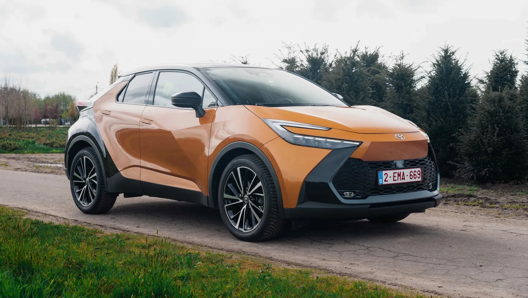 2025 Toyota C-HR front 3/4