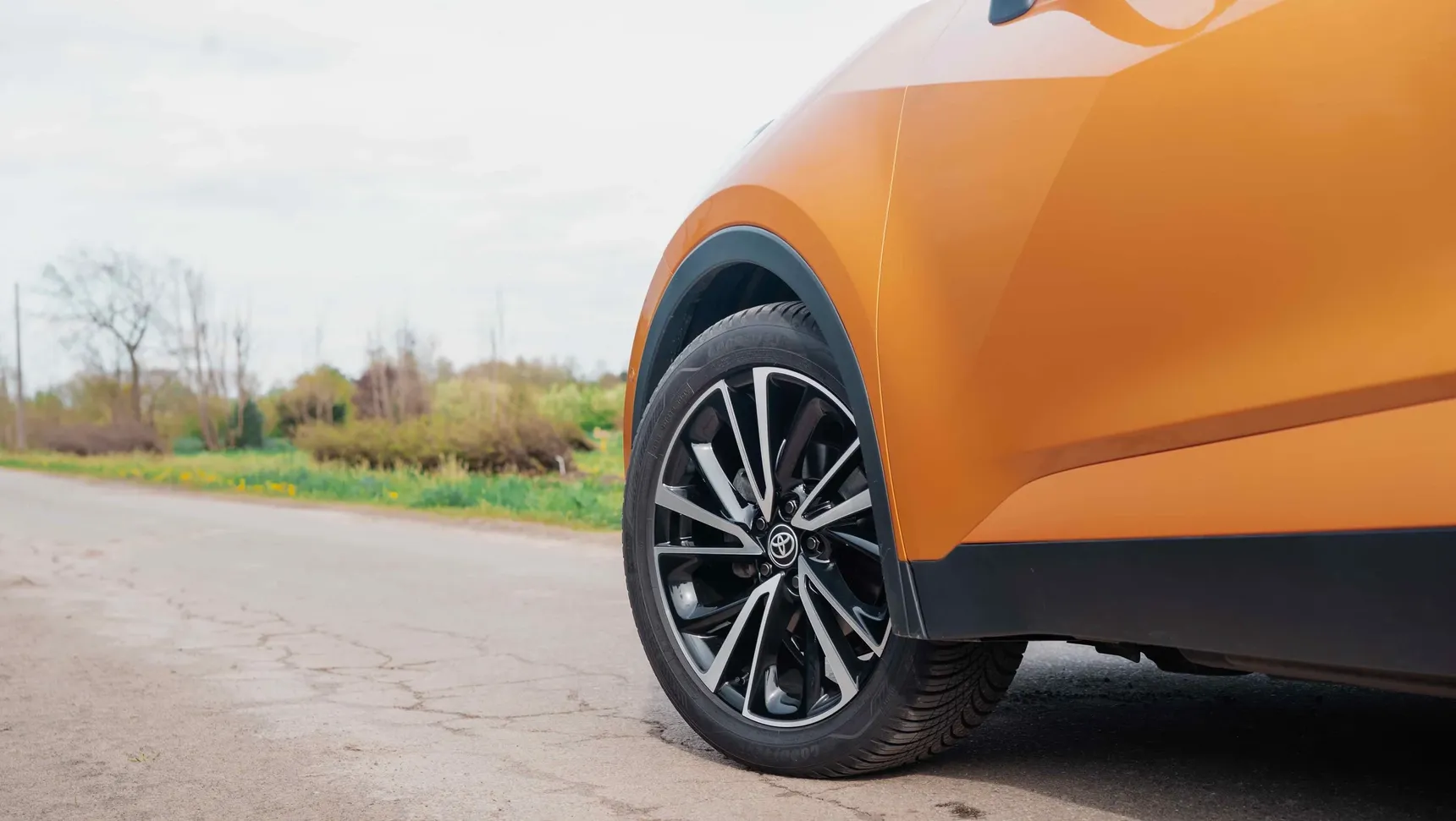 2025 Toyota C-HR wheel