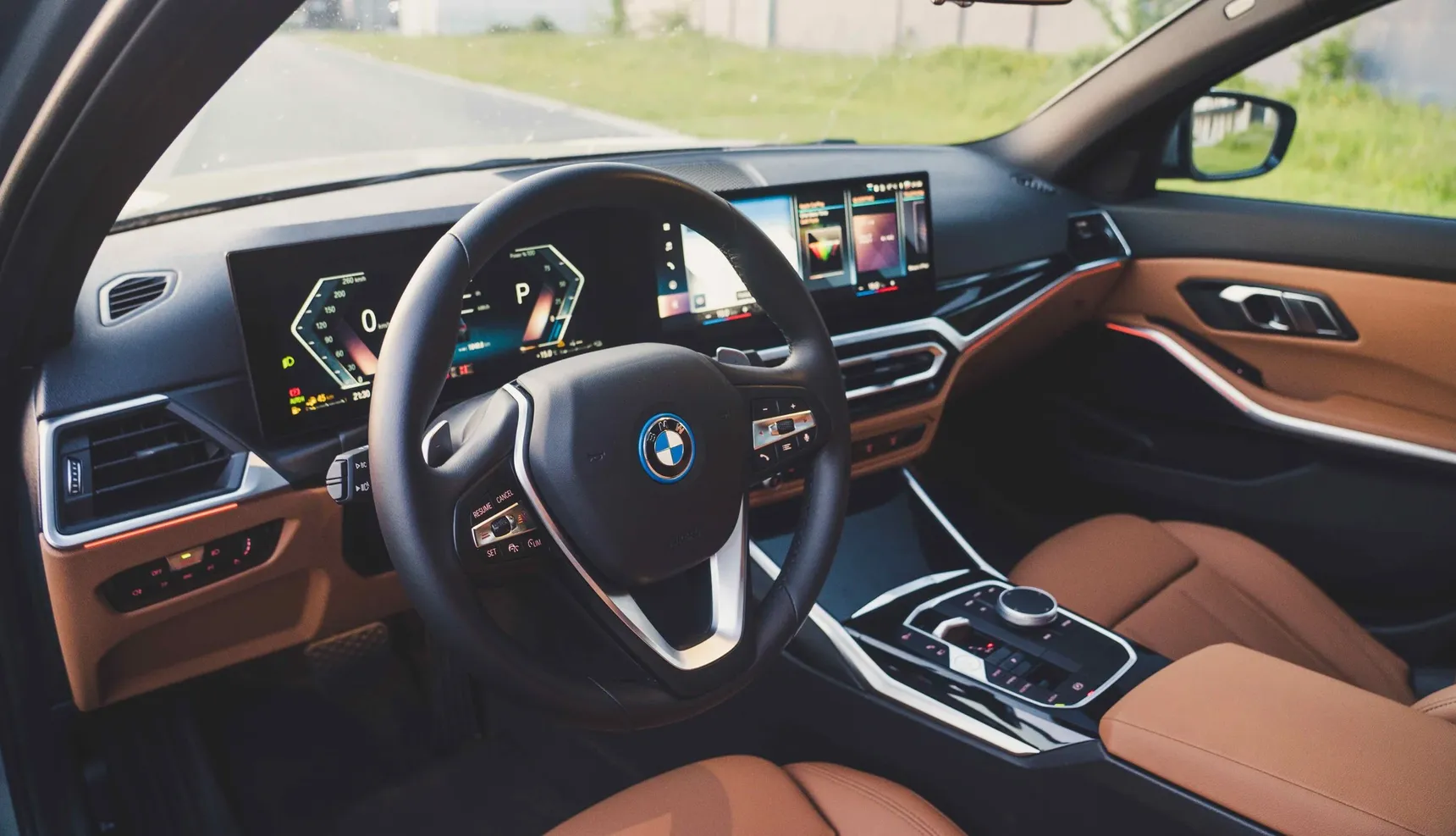 2024 BMW 320e Touring interior brown leather cognac steering wheel