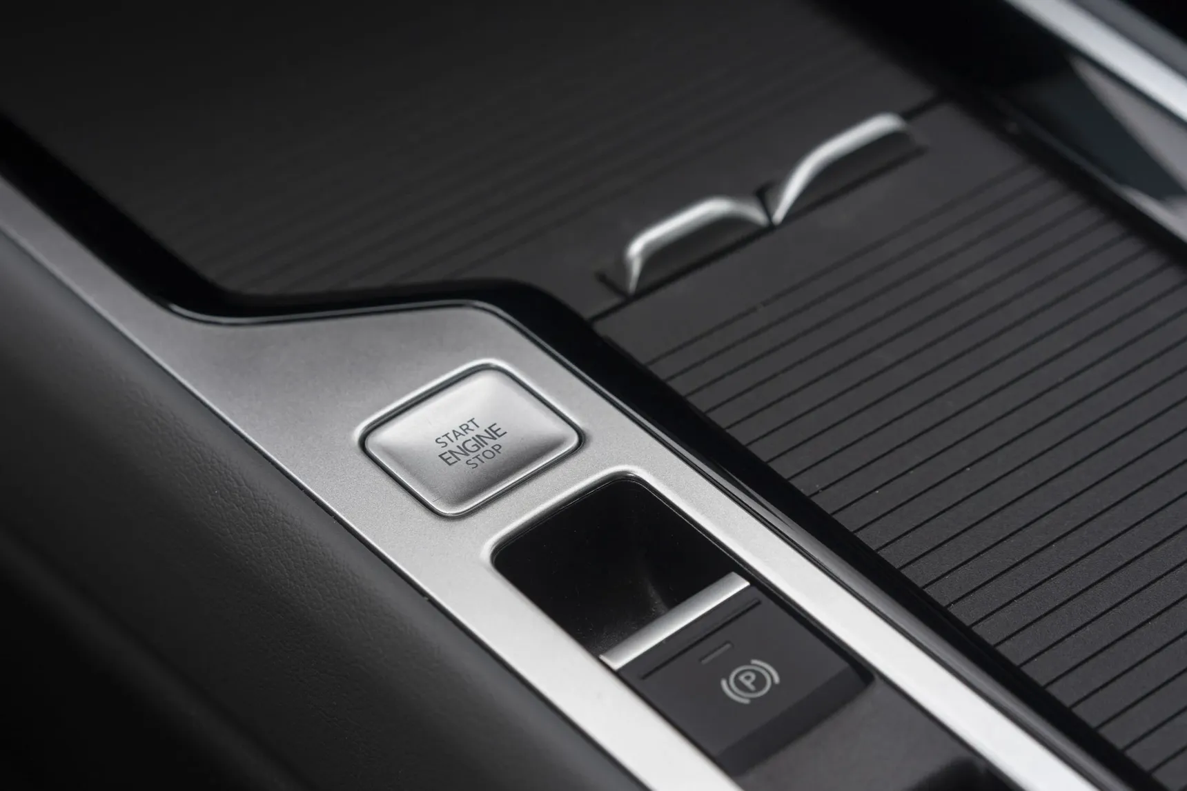 2025 Volkswagen Passat interior