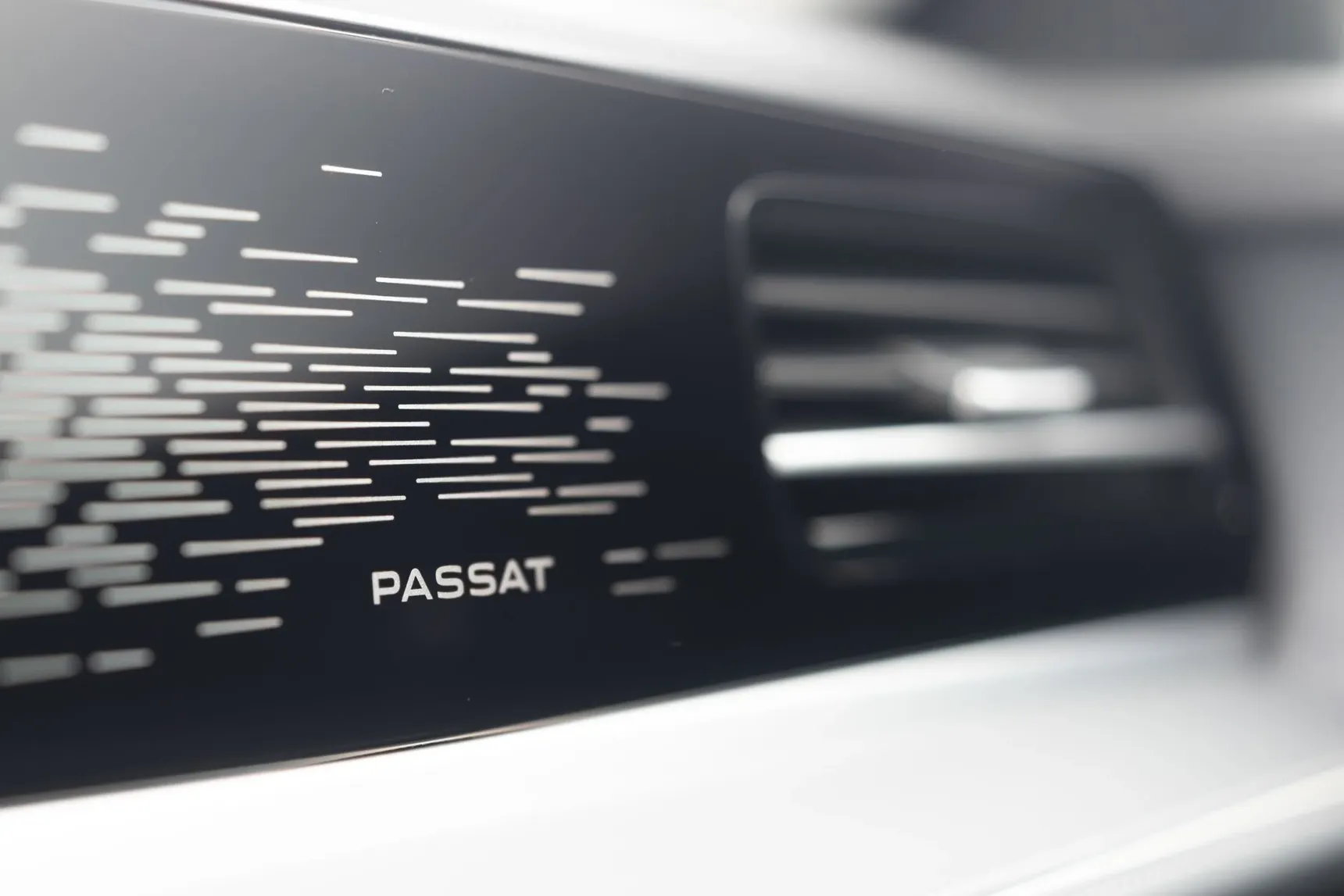 2025 Volkswagen Passat interior