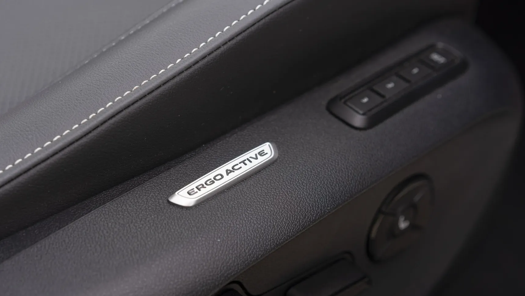 2025 Volkswagen Passat interior massage seat