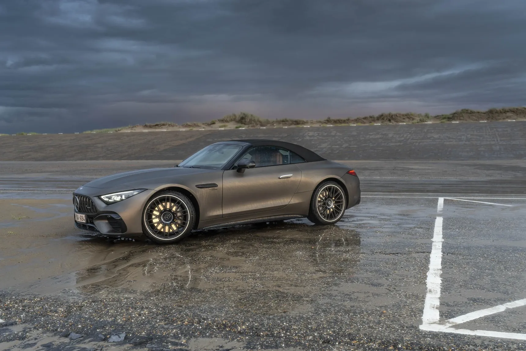 2024 Mercedes-AMG SL43 side profile