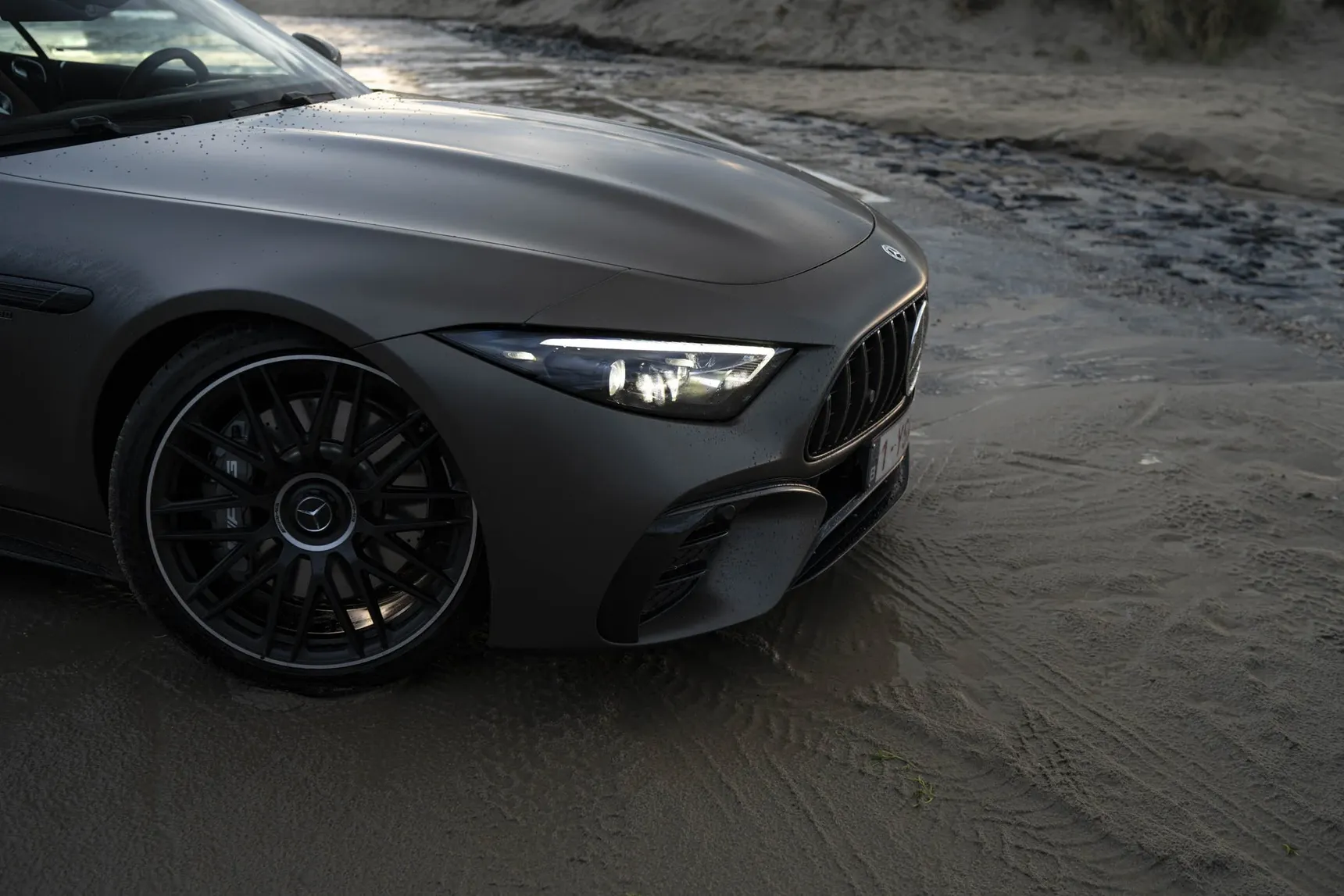 2024 Mercedes-AMG SL43 front nose