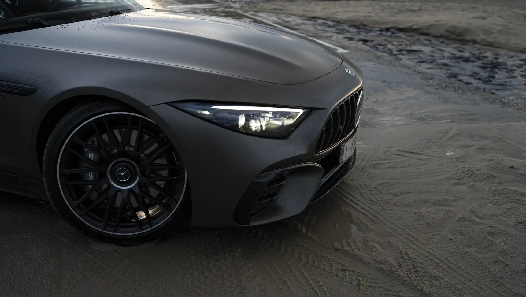 2024 Mercedes-AMG SL43 front nose