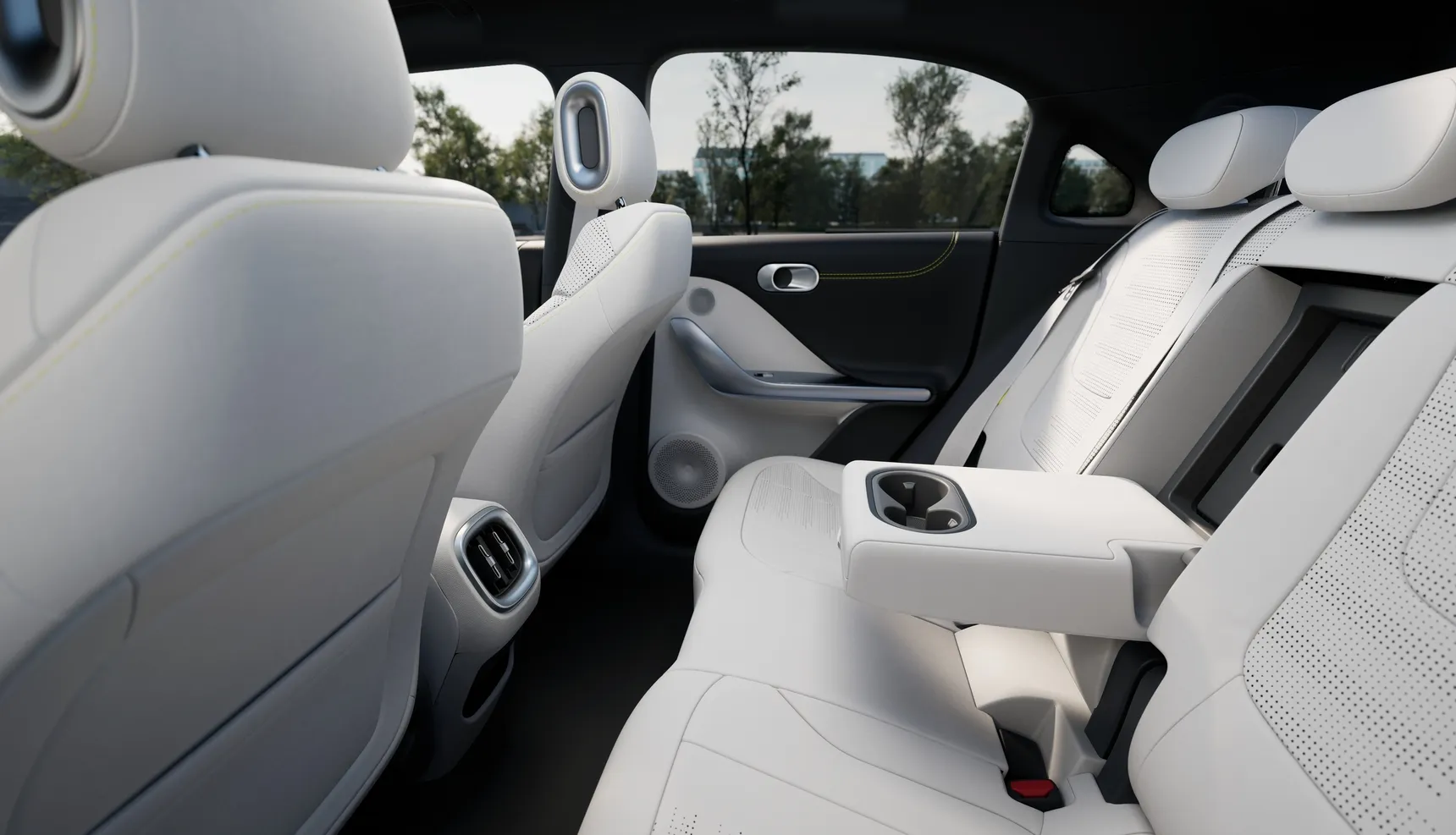 eu-pro-lightning-metablack-lumenyellow-int-012-rearlegroomopenconsole-urban