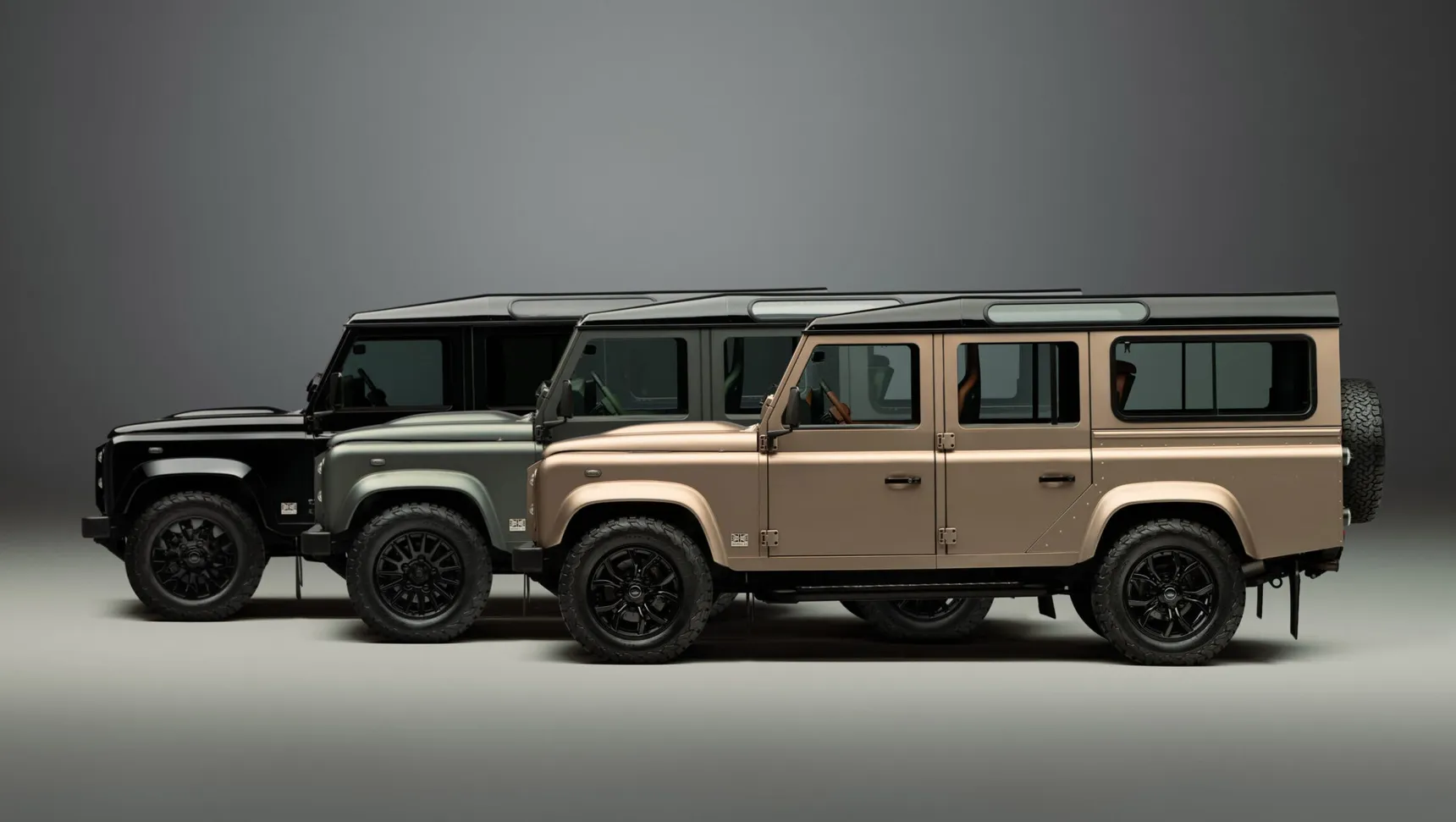 Classic_Defender_V8_Defender_OCTA_NarvikBlack_FaroeGreen_PetraCopper