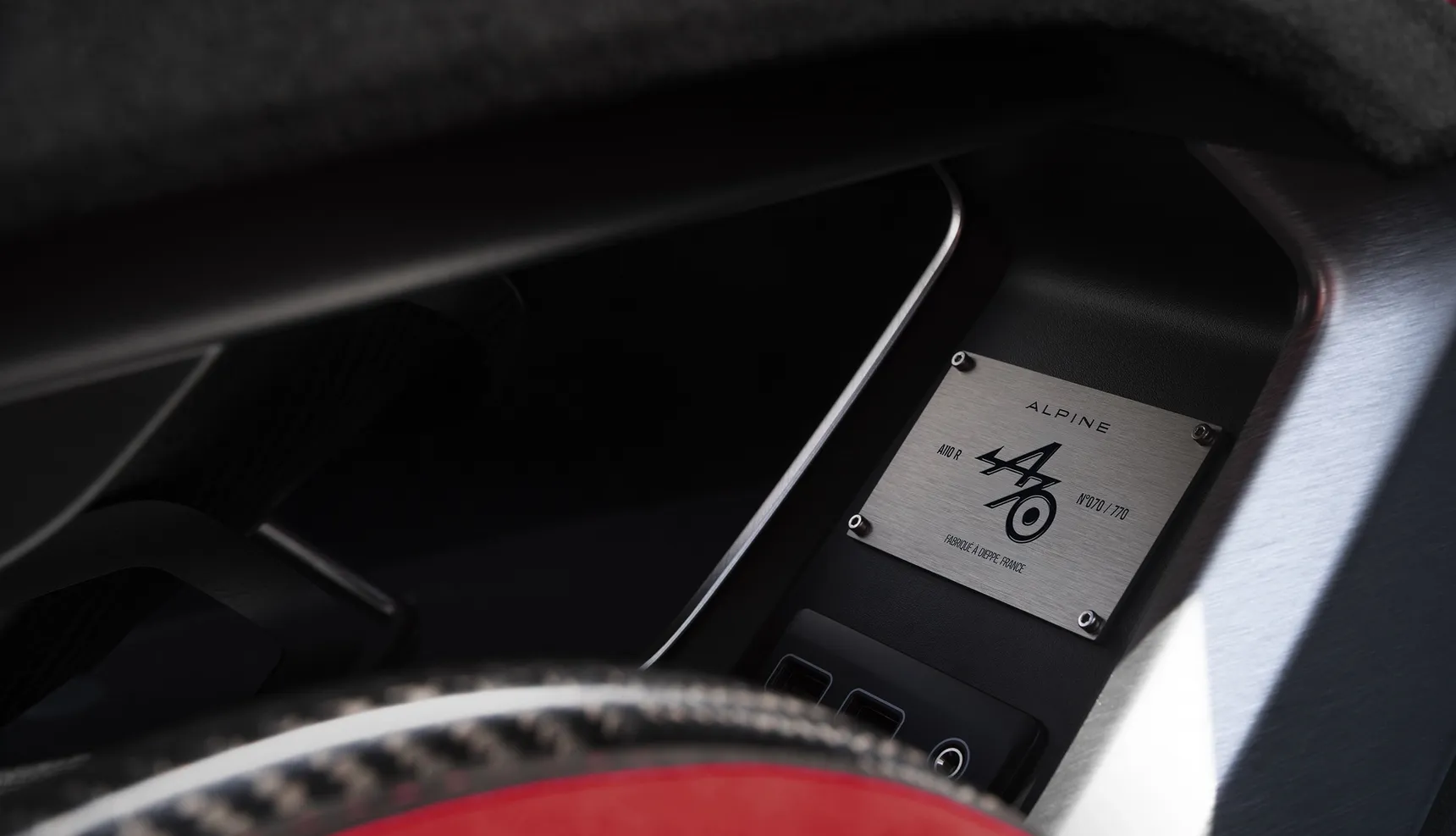 2025_ALPINE_A110R70_Interior