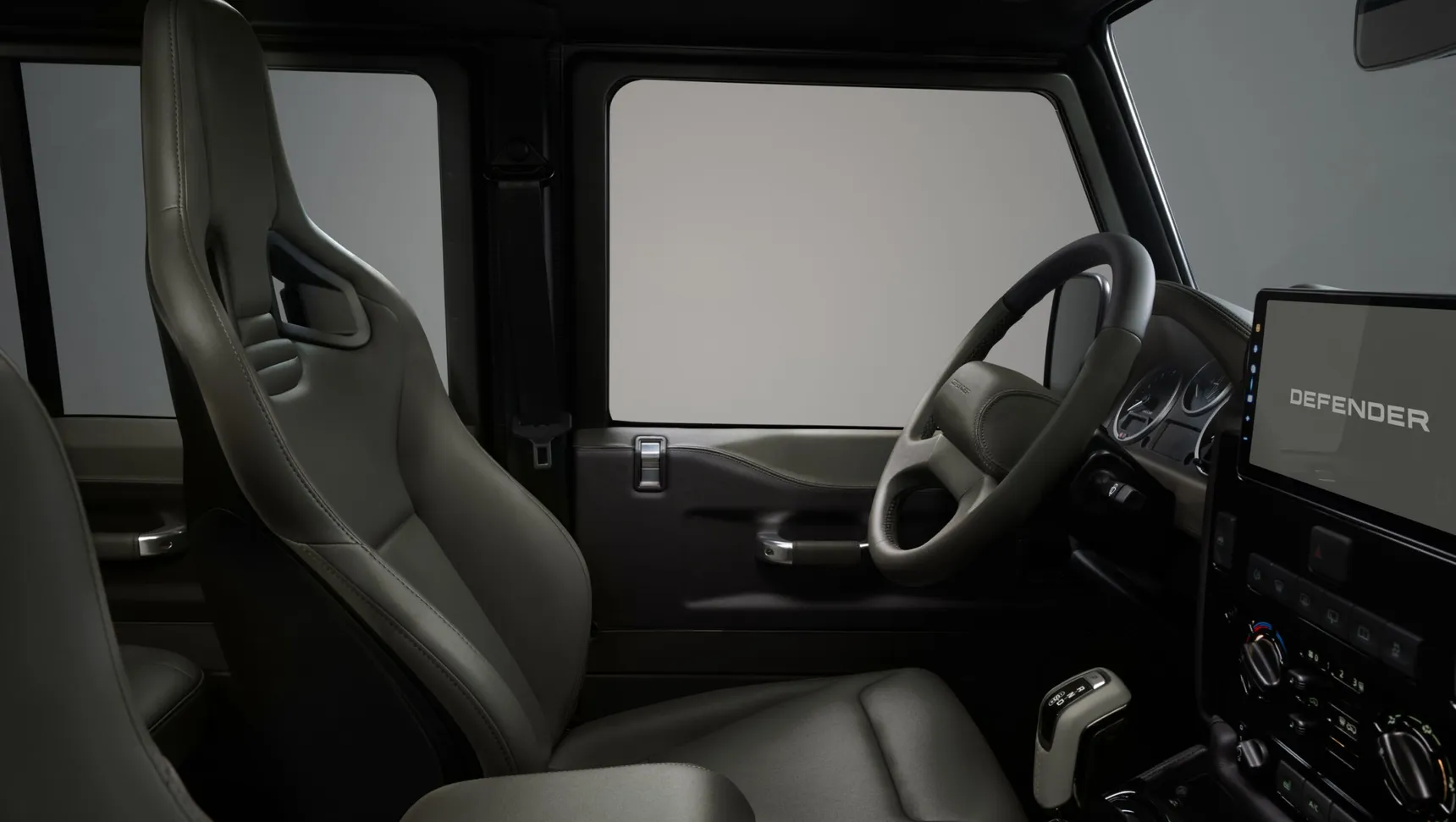 Classic_Defender_V8_Defender_OCTA_NarvikBlack_FaroeGreen_PetraCopper