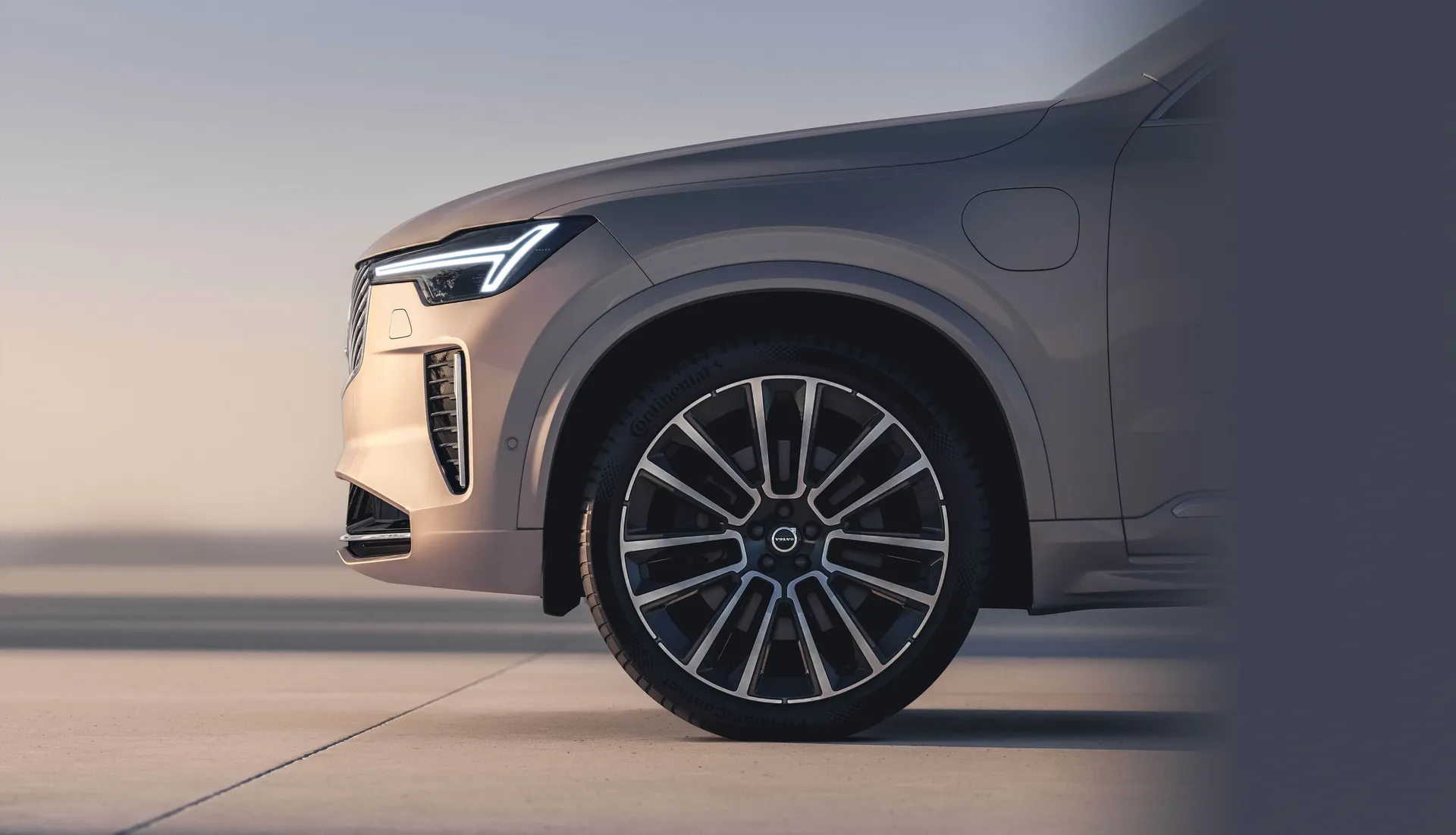 2025_New_Volvo_XC90_Exterior